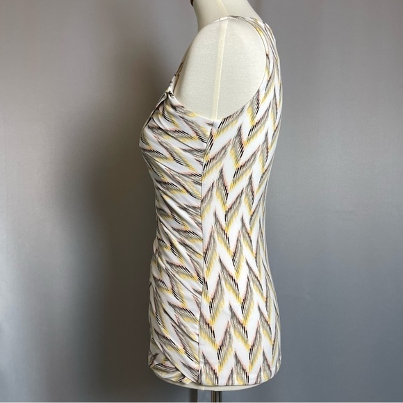 WHBM White Yellow Layered Patterned V-neck Career Sleeveless Top - Size XS - Picture 5 of 9